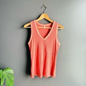 Wishlist Women Coral V Neck Racerback Tank with Cream Neckline Accent Size Med